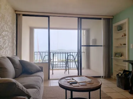 Caribbean Escape Just Steps from Sapphire Beach! Отели в г. Сент-Томас