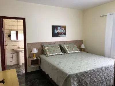 Cottage in the Chavantes Dam, w / beach, pool, boat ramp, island  호텔