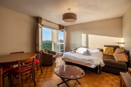 Family apartment at the Gates of Paris