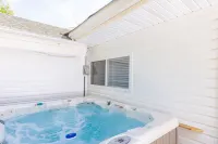 Spacious Family Home central to Squamish Hotels in Squamish