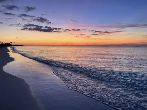 Ocean Pearl Bimini Bay Entire Condo Close to Pool with an optional golf cart