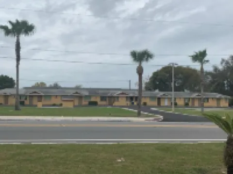 韋爾斯王子汽車旅館 萊克威爾士酒店