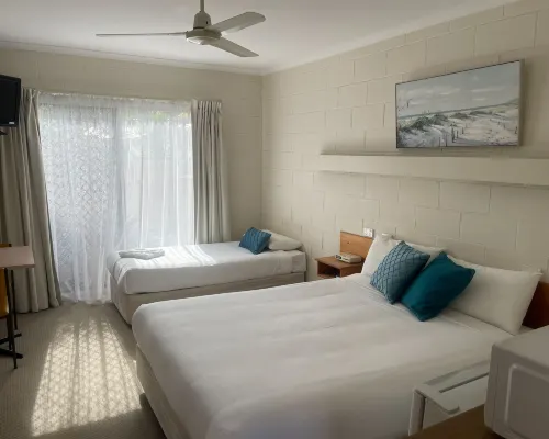Corlette Palms Motor Inn Hotels in Corlette
