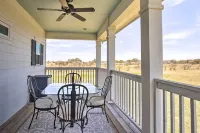 Spacious Texas Getaway w/ Fire Pit & Pond! - 3-Star