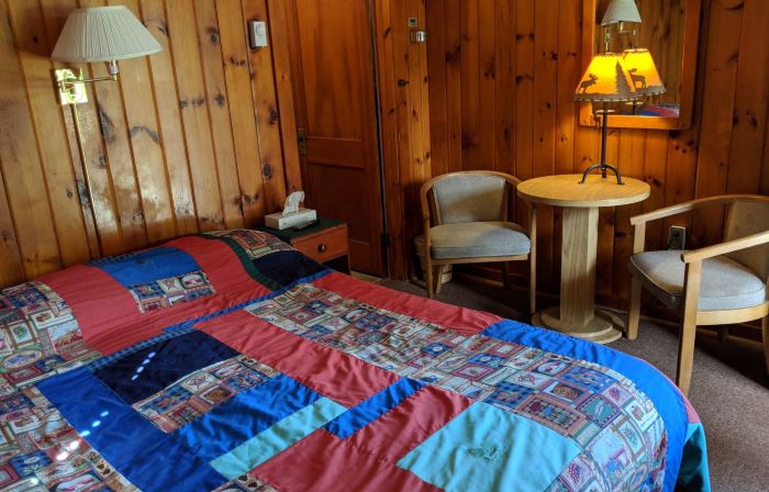 Pine Tree Motel & Cabins