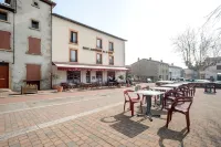 Logis Hôtel de la Poste Hotels in Montromant