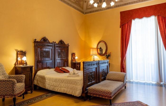 팔라쪼 일 카발리에레 B&B 데 차르메