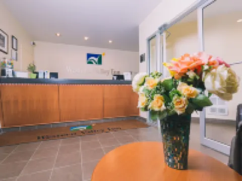 Western Valley Inn Hotels in Valleyview