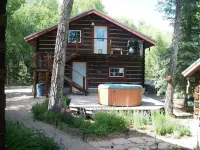 Riverside Meadows Cabins Hotels in Del Norte