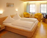 Landgasthof Goldene Rose فنادق في Rodental