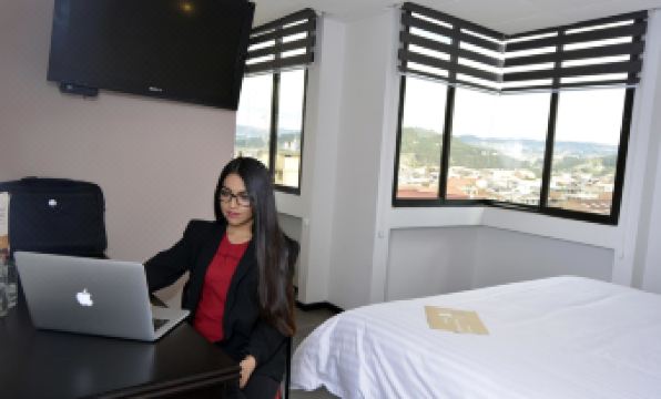 Hotel Italia Cuenca - Tranvia Centro & Aeropuerto