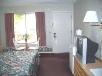 Castlewood Inn Hotels in Haywood County