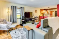 1 Mi to IU: Hoosier Home w/ Fire Pit & Fenced Yard