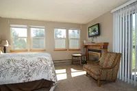 Quickdraw by Kabino Satellite WiFi Awesome Location Sleds Welcome Condo on Golf Course - parking