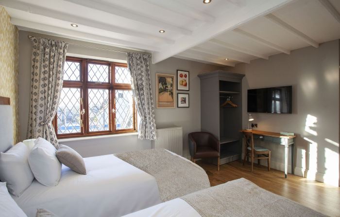 The Woodborough Inn
