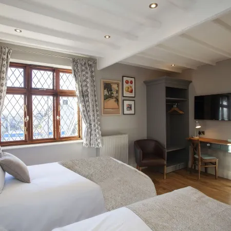 The Woodborough Inn