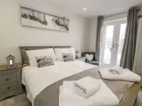 6 Bay View Hotels in Pentraeth