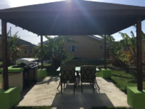 Drax Hall Country Club's Sweet Escape โรงแรมใน