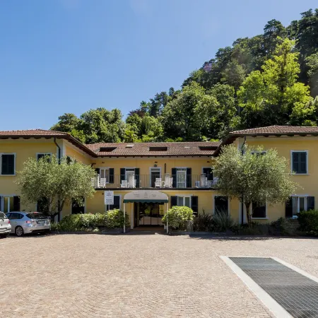 Residence l'Ulivo - Apartments in the City Center, with Fitness, Squash & Private Parking