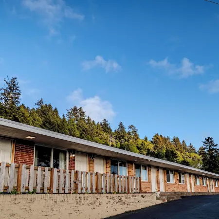 FourWinds Inn