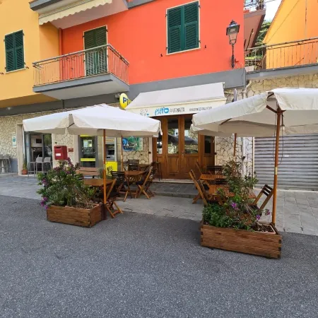 Pippo a Vernazza Rooms Отели рядом с достопримечательностью «Пляж Феджина»