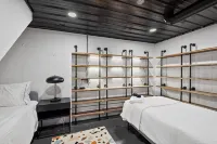 Charming 5-BR, 8 mins to ND, in Museum District