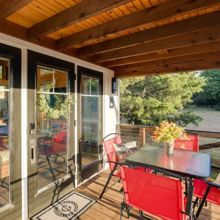 Outdoor Pool and Patio Quiet Whitney Retreat!