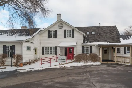 Sybaris Pool Suites Mequon