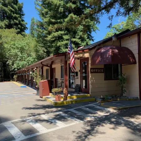 Dean Creek Resort