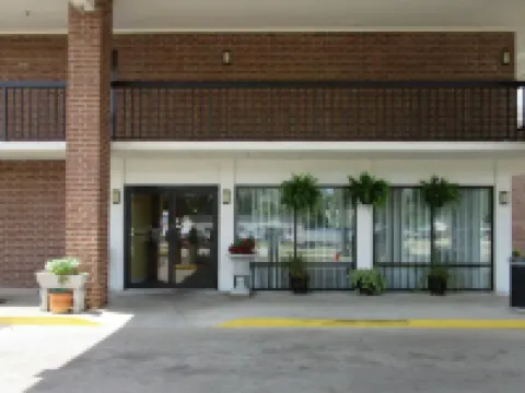 Travel Inn - Lugoff Hotels in Lugoff