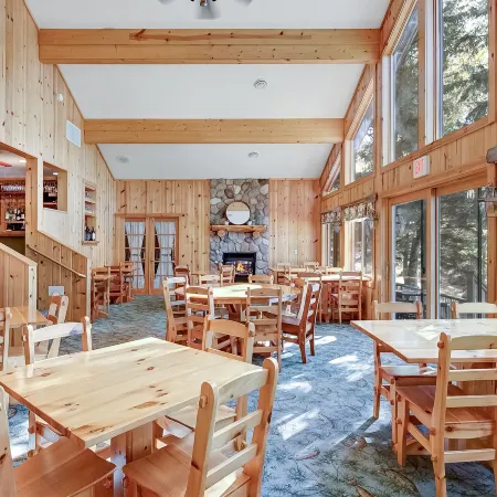 Lost Lake Lodge