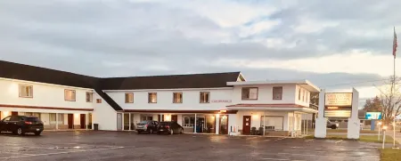 North Country American Inn Отели в г. Калкяска