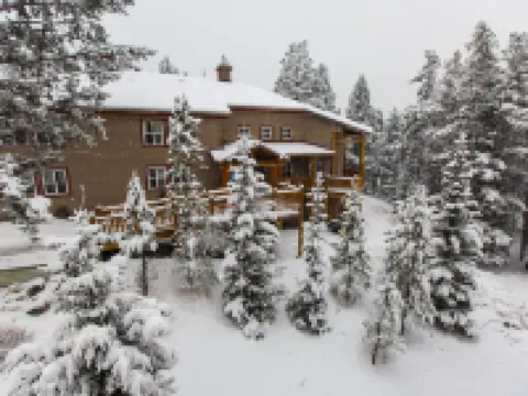 HI Banff Alpine Centre - Hostel Hotels in Banff