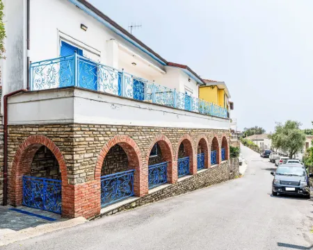 Mignone 迪安道爾濱海酒店