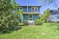 Hilton Lake Getaway w/ over-The-Water Deck!