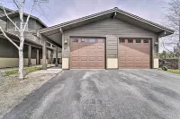 2 Mi to Donner Lake: Walkable Truckee Condo! - parking