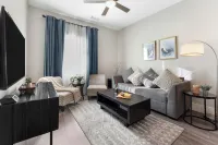 5 Mi to Red Rocks! Updated Home Near Hiking Trails - parking