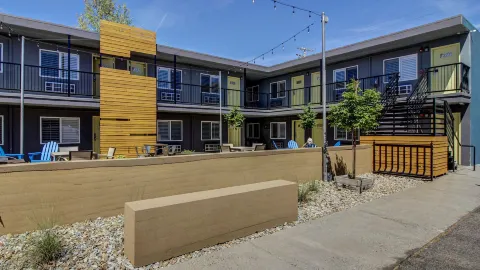 Americana Modern Hotel in Redding