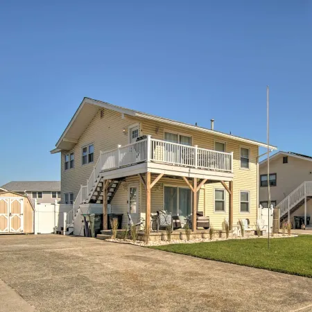 Coastal Brigantine Retreat - Walk to Beach!