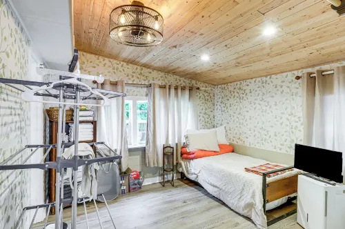Cozy Carterville Home: 3 Mi to Crab Orchard Lake! - 2-Star