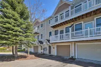 Bright Manistee Condo w/ Beach + Pool Access! - مطابخ