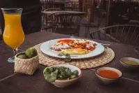Porton del Cielo - breakfast
