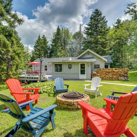 Charming Wilmington Cabin, 8 Mi to Mt Snow!