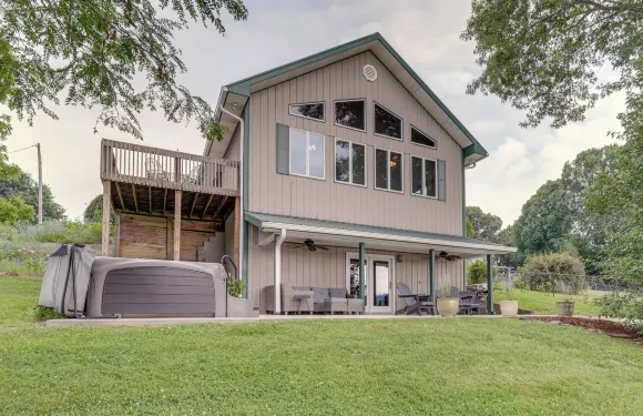 布里斯託爾海濱區的度假屋帶有船塢