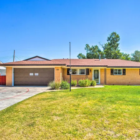 Woodward Home Near Crystal Beach Water Park!