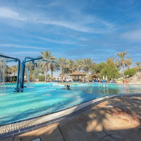Radisson Blu Hotel and Resort Al Ain