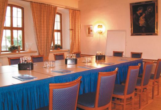 1. 로만티크 호텔 ..