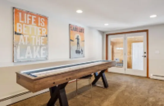 Lakefront Getaway: Sauna, Hot Tub, Firepit & More! 3 Bedroom Home by RedAwning