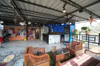 Maple Social Hubz-Hostel