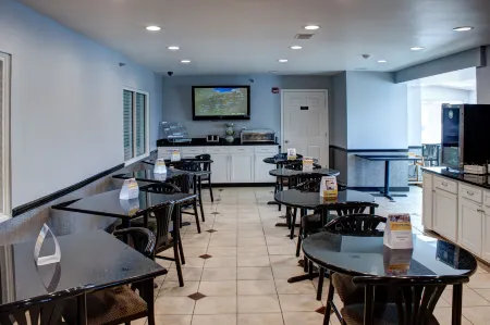 Quality Inn & Suites North-Polaris Отели в г. Пауэлл